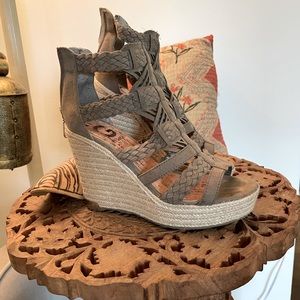 GUESS Platform Espadrille Sandals - Size 6.5